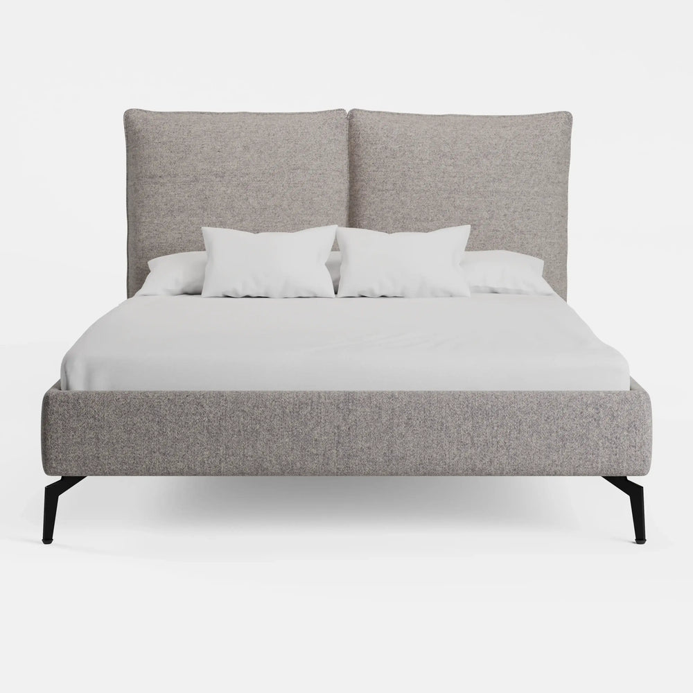 מיטה זוגית Sindre מרופדת עם גב דו-חלקי ורגלי ברזל