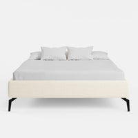 מיטה זוגית Nils בסיס מרופד בבוקלה ללא ראש מיטה