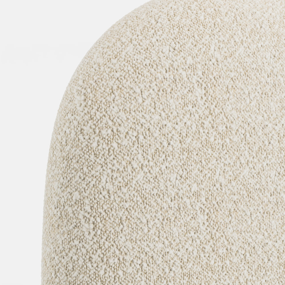 מיטה זוגית Freya בבוקלה עם גב גלי ורגלי מתכת