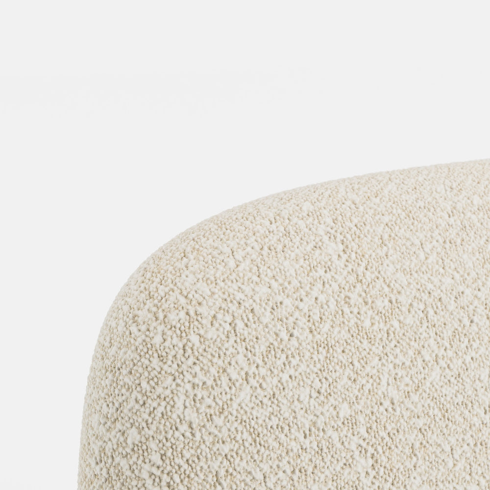 מיטה זוגית Thora בבוקלה עם גב מעוגל