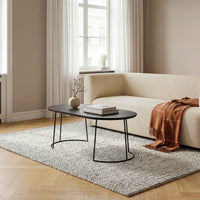 שולחן סלון אובלי בעיצוב מודרני עם רגלי מתכת ופלטת פורניר