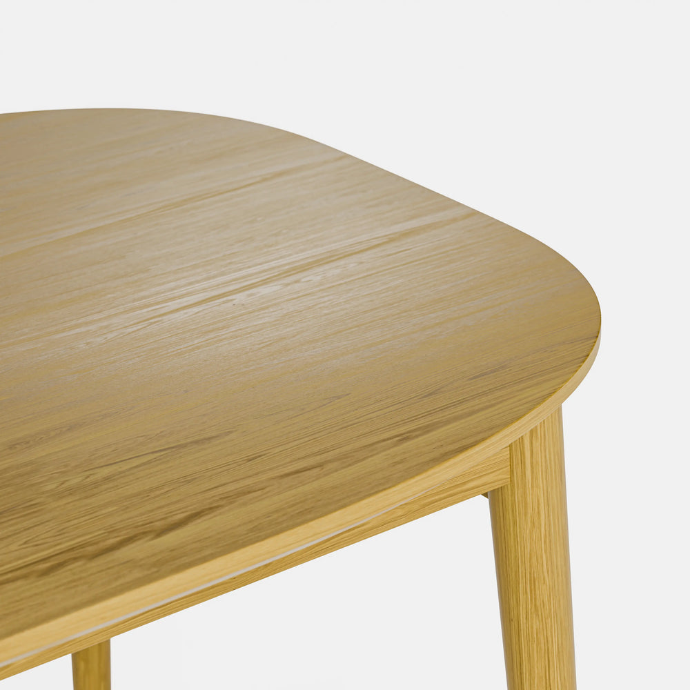 שולחן אוכל נפתח מעץ אלון בעיצוב מודרני נקי