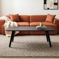 שולחן סלון מלבני בעיצוב מודרני סקנדינבי עם רגלי עץ אלון מלא