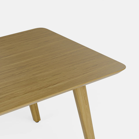 שולחן סלון מלבני בעיצוב מודרני סקנדינבי עם רגלי עץ אלון מלא