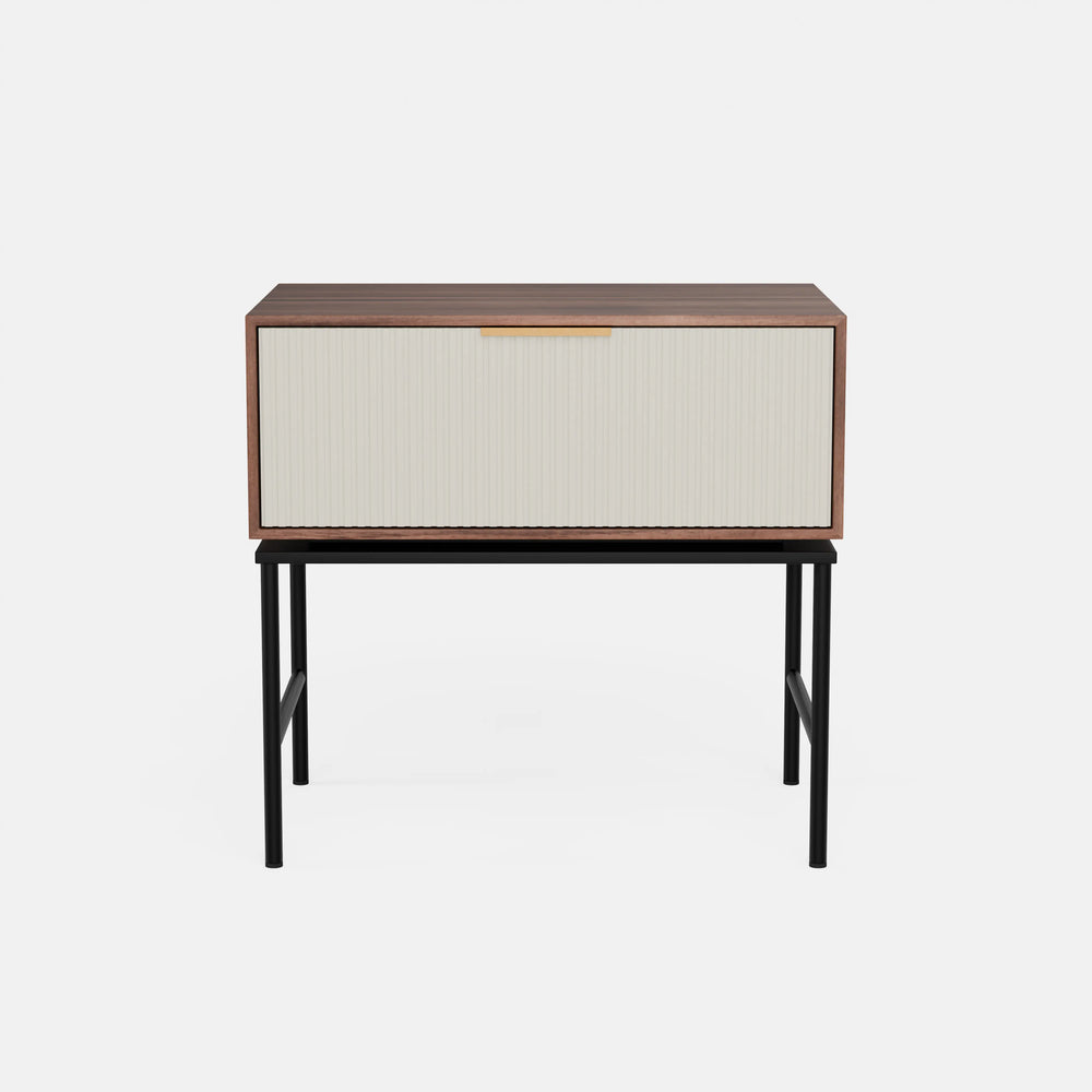 שידת לילה Orenz בעיצוב מודרני עם חזית מחורצת