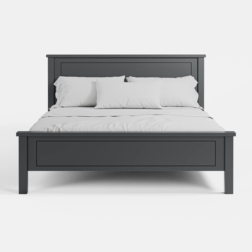 מיטה זוגית בעיצוב קלאסי מודרני עם פאנלים שקועים