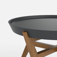 שולחן סלון עגול בעיצוב מודרני סקנדינבי עם מגש נשלף ורגלי עץ