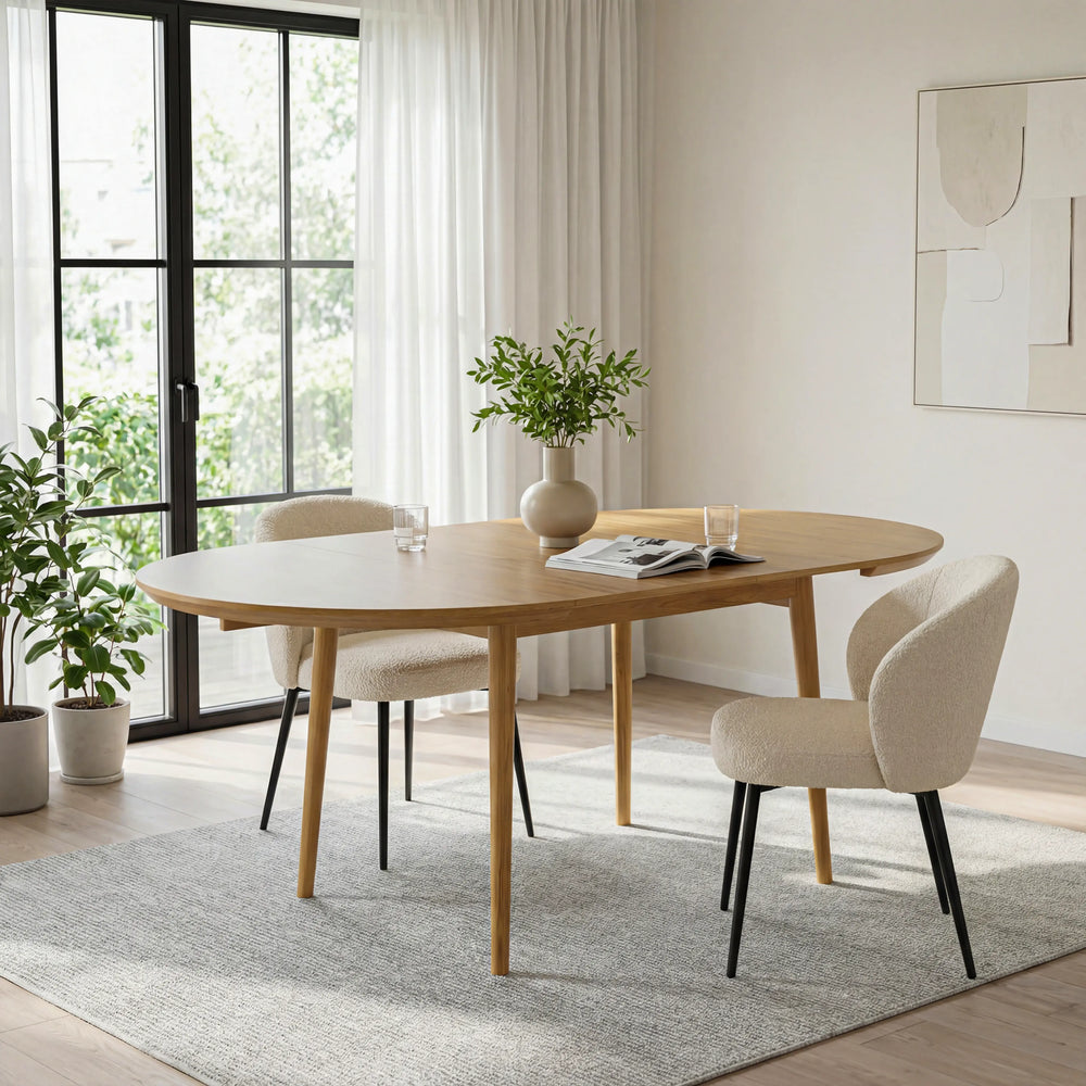 שולחן אוכל עגול נפתח מעץ אלון בעיצוב מודרני חמים