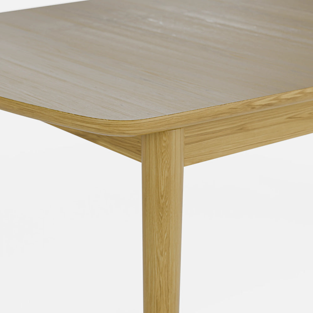 שולחן אוכל מעץ אלון מלא בעיצוב מודרני חמים