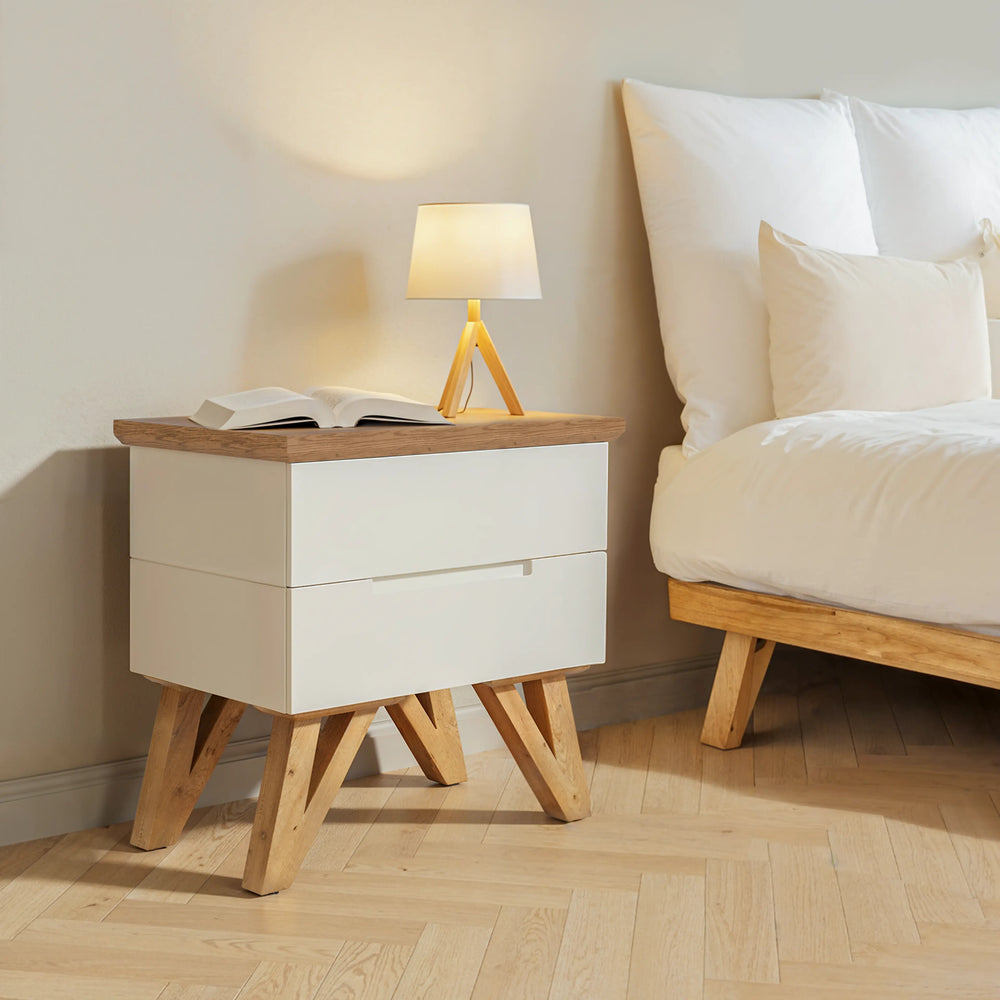 שידות לילה – שידת לילה Tektor עם רגלי עץ תלת-רגליות ועיצוב מודרני