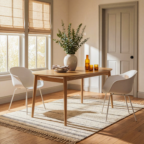 שולחן אוכל נפתח מעץ אלון בעיצוב מודרני נקי