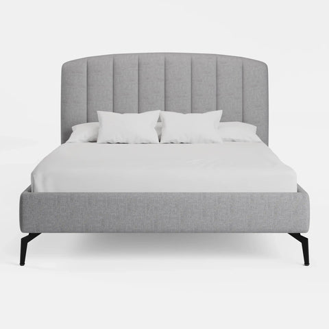 מיטה זוגית Ylve עם גב מתופר ורגלי מתכת שחורות