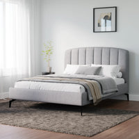 מיטה זוגית Ylve עם גב מתופר ורגלי מתכת שחורות