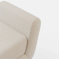 ספסל מרופד בבד בוקלה בגוון שמנת - Lennox