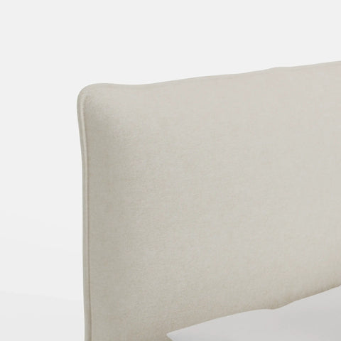 מיטה זוגית Loke מרופדת באריג נקי עם גב גבוה