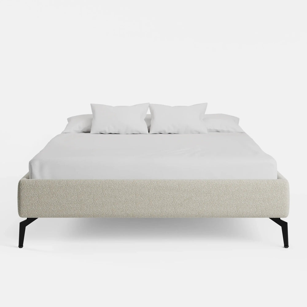 מיטה זוגית Nils בסיס מרופד בבוקלה ללא ראש מיטה