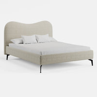 מיטה זוגית Freya בבוקלה עם גב גלי ורגלי מתכת | שמנת