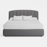 מיטה זוגית Svala עם גב מתופר בעיצוב סקנדינבי נקי