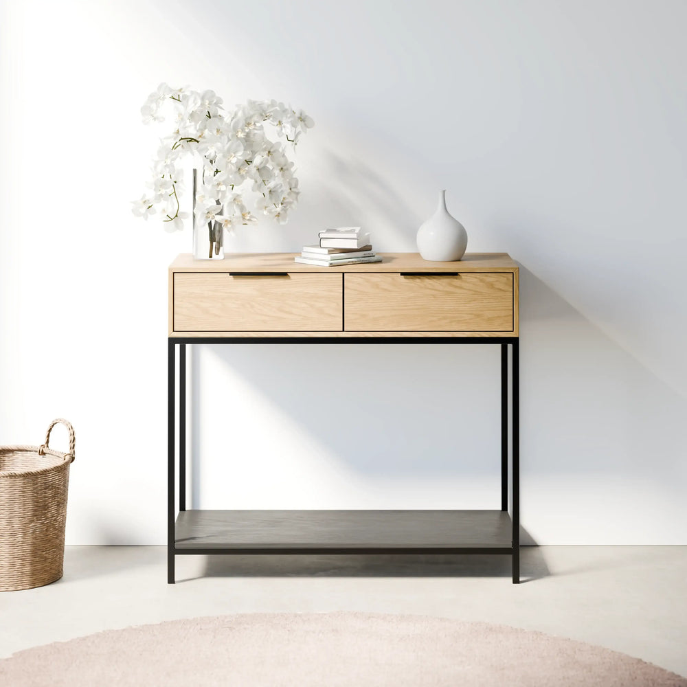 קונסולת כניסה Parizia עם מגירות ומדף תחתון, גוף בגימור פורניר ורגלי מתכת דקות בעיצוב מודרני־תעשייתי | פוני סטייל