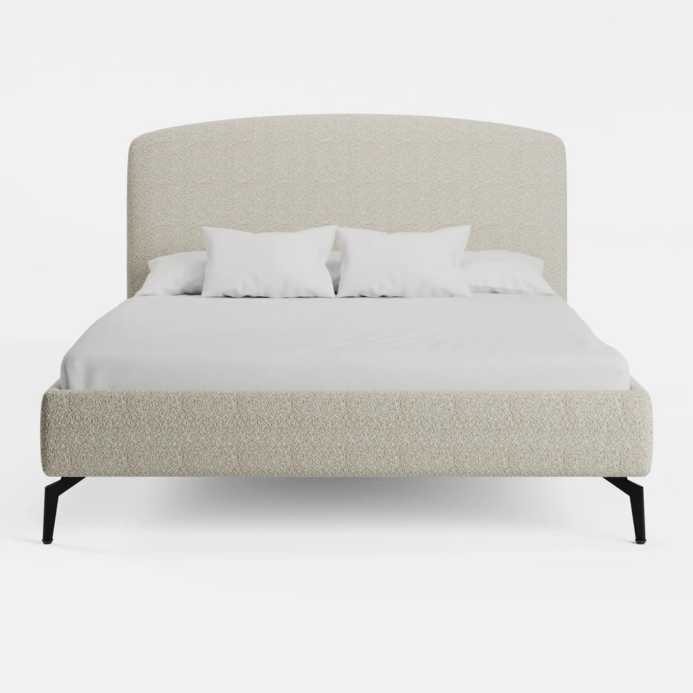 מיטה זוגית Maren בבוקלה עם גב מעוגל ורגלי מתכת