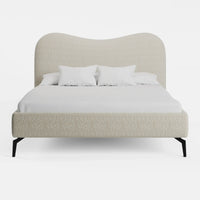 מיטה זוגית Freya בבוקלה עם גב גלי ורגלי מתכת