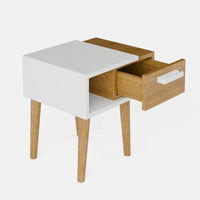 שידת לילה מיד סנצ'רי Nost עם מגירה, תא פתוח ורגלי עץ מחודדות בעיצוב סקנדינבי נקי | פוני סטייל