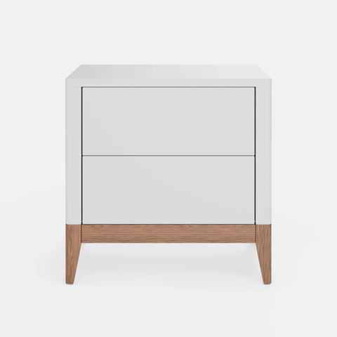 שידת לילה מודרנית Asenso עם מגירות פתיחה בלחיצה ורגלי עץ טבעי בעיצוב סקנדינבי נקי | פוני סטייל