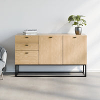 שידה מודרנית Kona עם פורניר עץ טבעי, בסיס ברזל שחור ושלוש מגירות עם דלתות סגירה שקטה | פוני סטייל