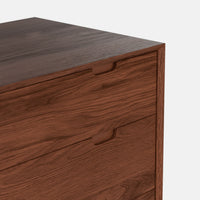 שידת מגירות גבוהה Varden בגוון אלון או אגוז