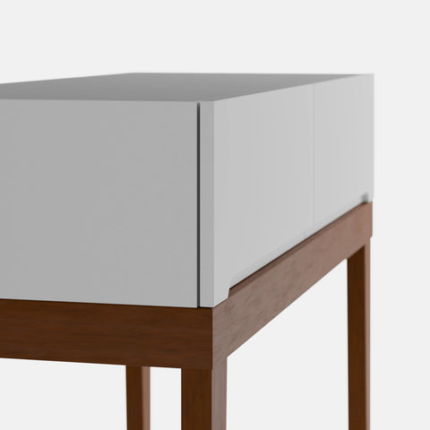 קונסולה Holt בעיצוב מינימליסטי עם שתי מגירות פתיחה בלחיצה ורגלי עץ מלא בסגנון מיד־סנצ’רי מודרני | פוני סטייל