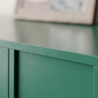 מזנון טלוויזיה מודרני Skog עם לייסטים אנכיים ורגלי ברזל דקות בעיצוב דרמטי