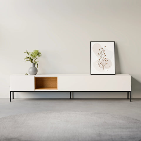 מזנון סקנדינבי מודרני עם גוף בציפוי אפוקסי, תא פתוח בגימור פורניר אלון ורגלי מתכת דקות.