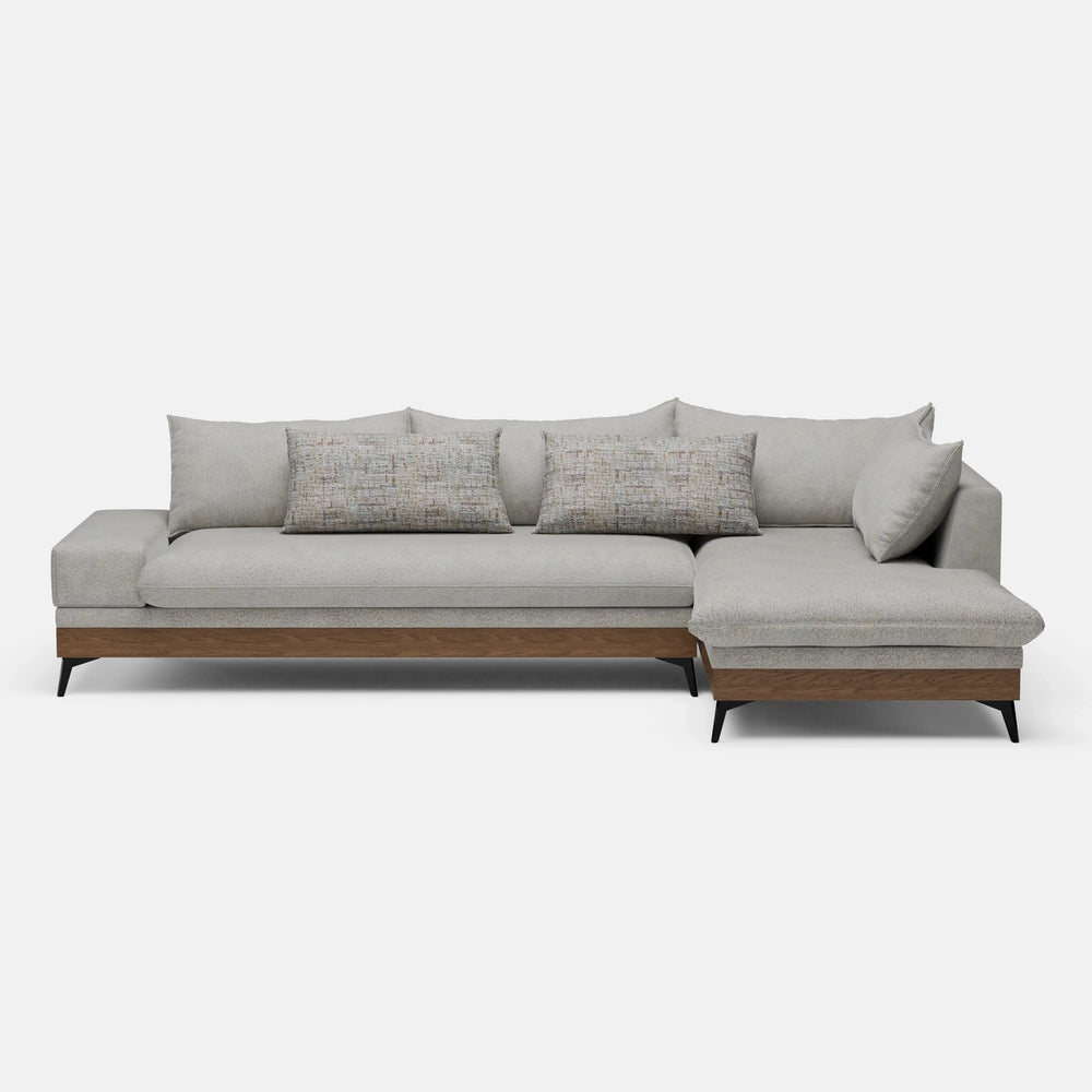 ספת שזלונג מודרנית עם בסיס עץ ורגליים שחורות – דגם Dalen