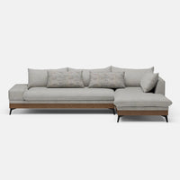 ספת שזלונג מודרנית עם בסיס עץ ורגליים שחורות – דגם Dalen