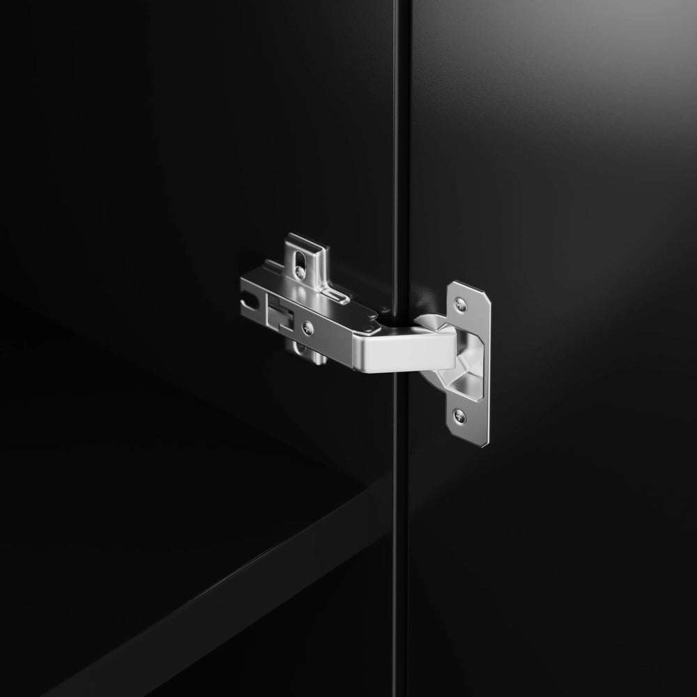 שידה סקנדינבית Skadi עם מגירות ודלת בצבע שחור, רגלי עץ טבעי ופלטת פורניר בגוון אלון | פוני סטייל