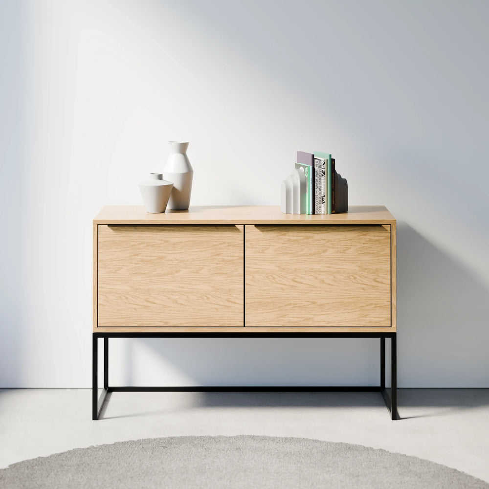 קונסולה Virgo בעיצוב מודרני־מינימליסטי עם דלתות אחסון ורגלי מתכת קלות | פוני סטייל