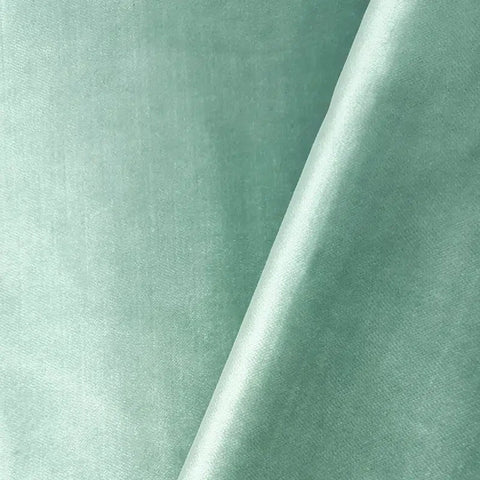 זוג כריות נוי מבד קטיפה מבריק בגוון ירוק מרענן