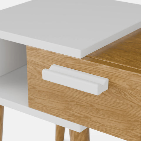 שידת לילה מיד סנצ'רי Nost עם מגירה, תא פתוח ורגלי עץ מחודדות בעיצוב סקנדינבי נקי | פוני סטייל