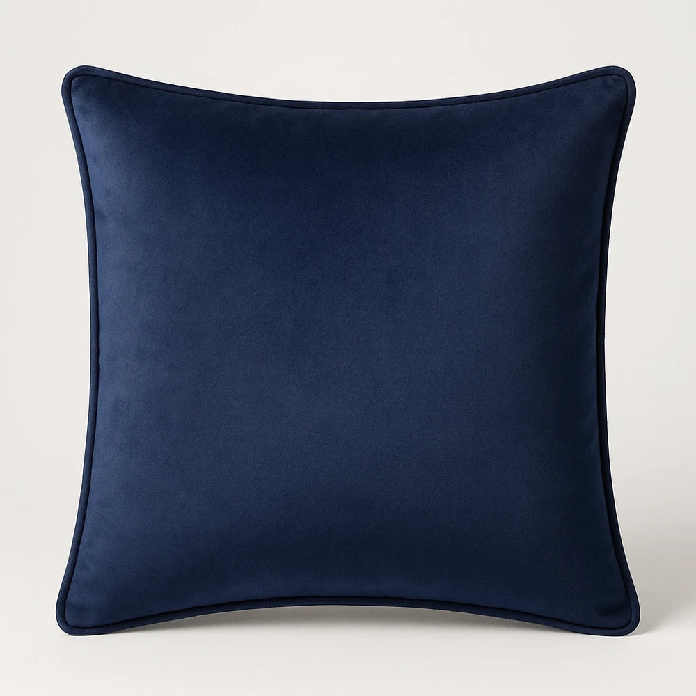 זוג כריות נוי מבד קטיפה מבריק בגוון כחול כהה