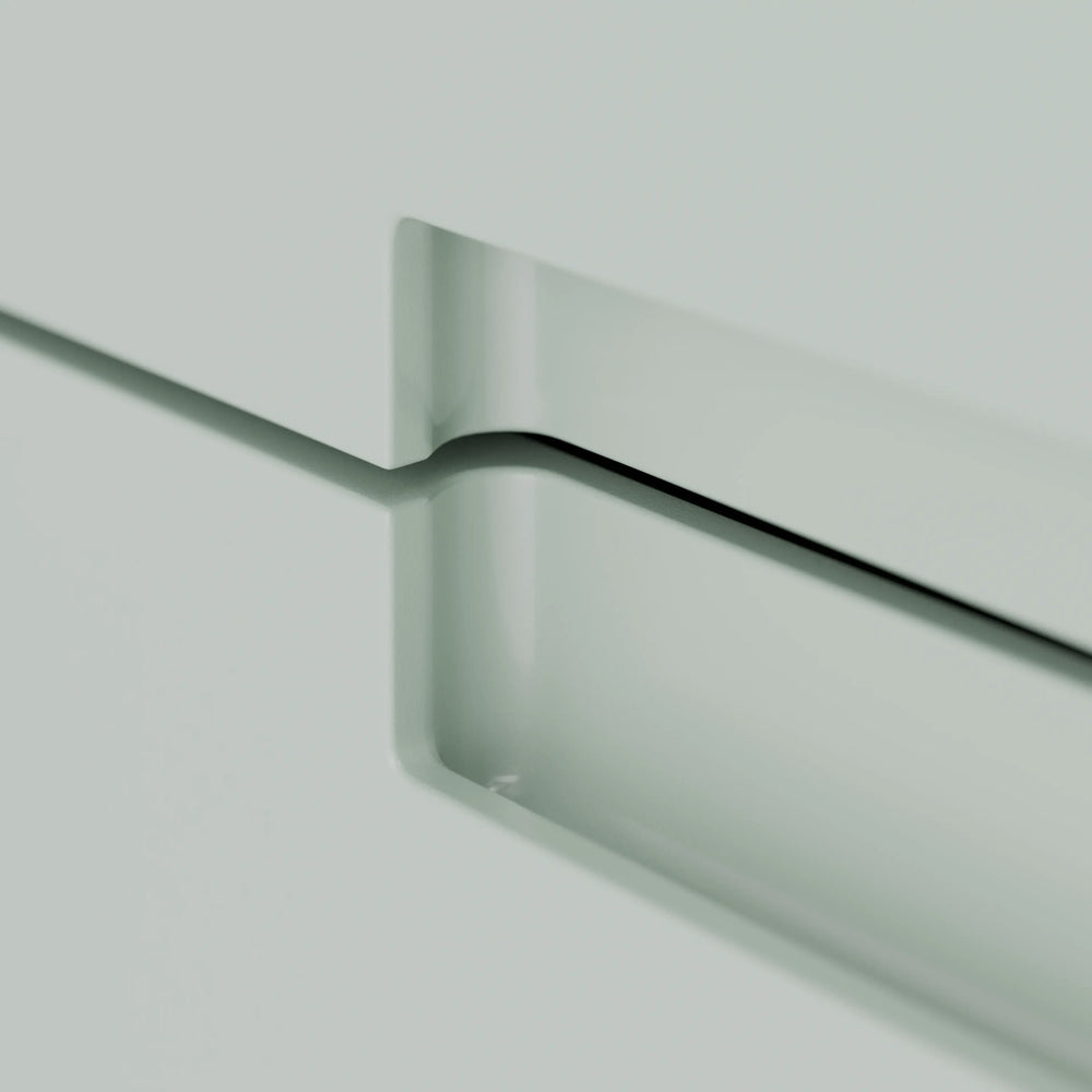 שידה כפרית Edda בגימור אפוקסי בהיר, 4 מגירות ורגלי עץ אלון טבעי | פוני סטייל