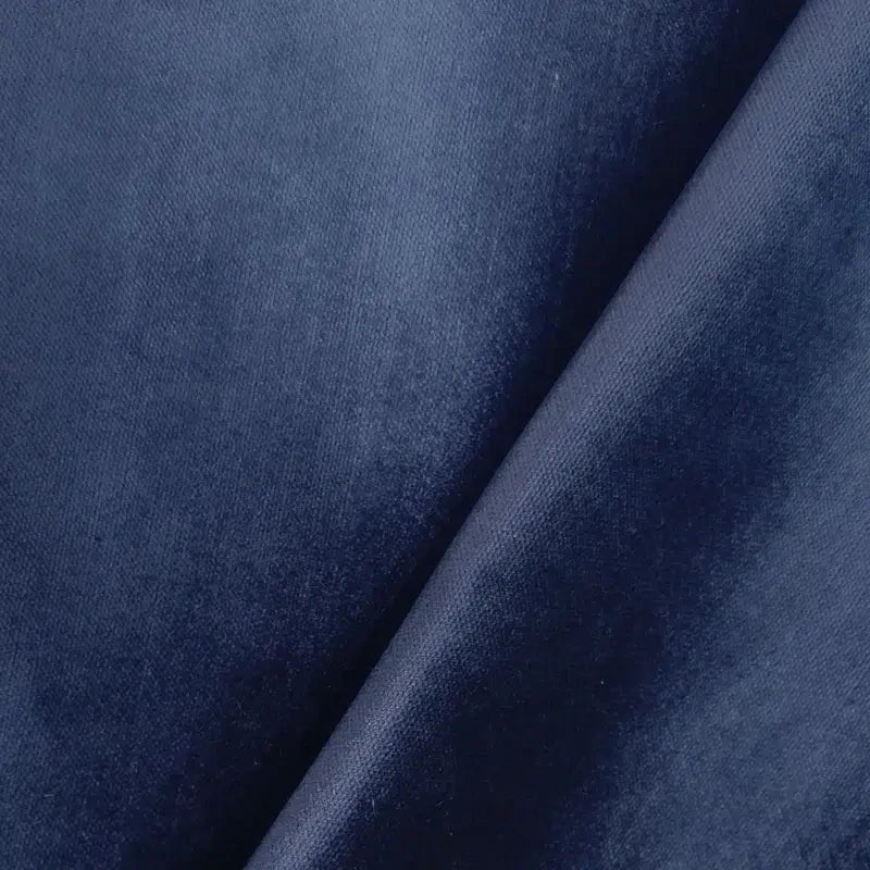 זוג כריות נוי מבד קטיפה מבריק בגוון כחול כהה