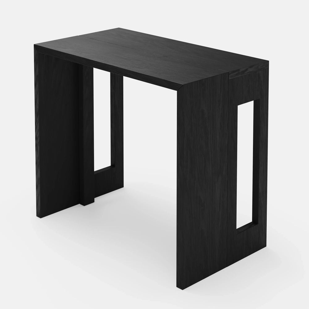 Verner – שולחן אוכל נפתח עד 300 ס״מ עם פלטה שחורה ואחסון פנימי מובנה