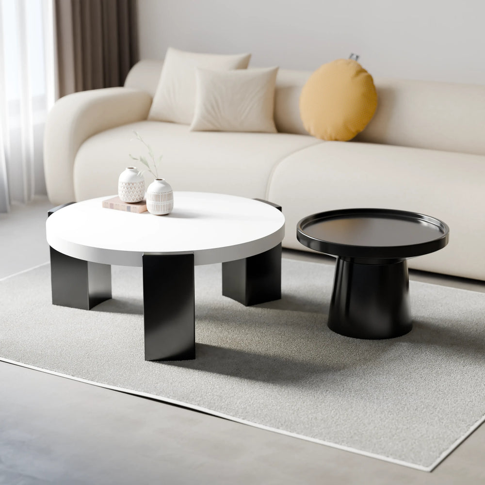 סט שולחנות סלון Sten – שולחן עגול על רגליים מרובעות ושולחן קטן עם בסיס גלילי בעיצוב מודרני־פיסולי