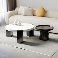 סט שולחנות סלון Sten – שולחן עגול על רגליים מרובעות ושולחן קטן עם בסיס גלילי בעיצוב מודרני־פיסולי