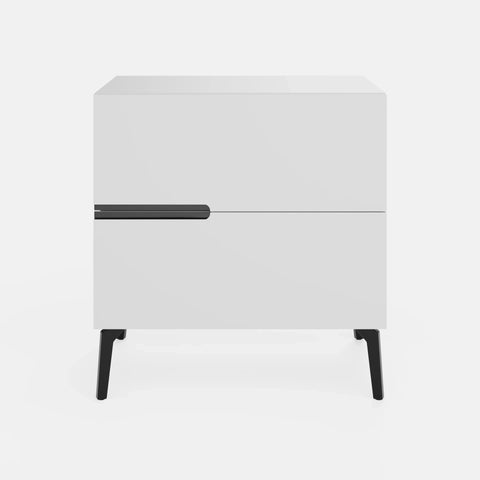 שידת לילה מודרנית Triwial עם שתי מגירות, ידיות אינטגרליות ורגלי מתכת בעיצוב מינימליסטי | פוני סטייל