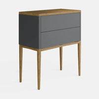 קונסולה מעוצבת Hvit עם מגירות טאץ', רגלי עץ מלא ופלטת פורניר בעיצוב סקנדינבי נקי | פוני סטייל