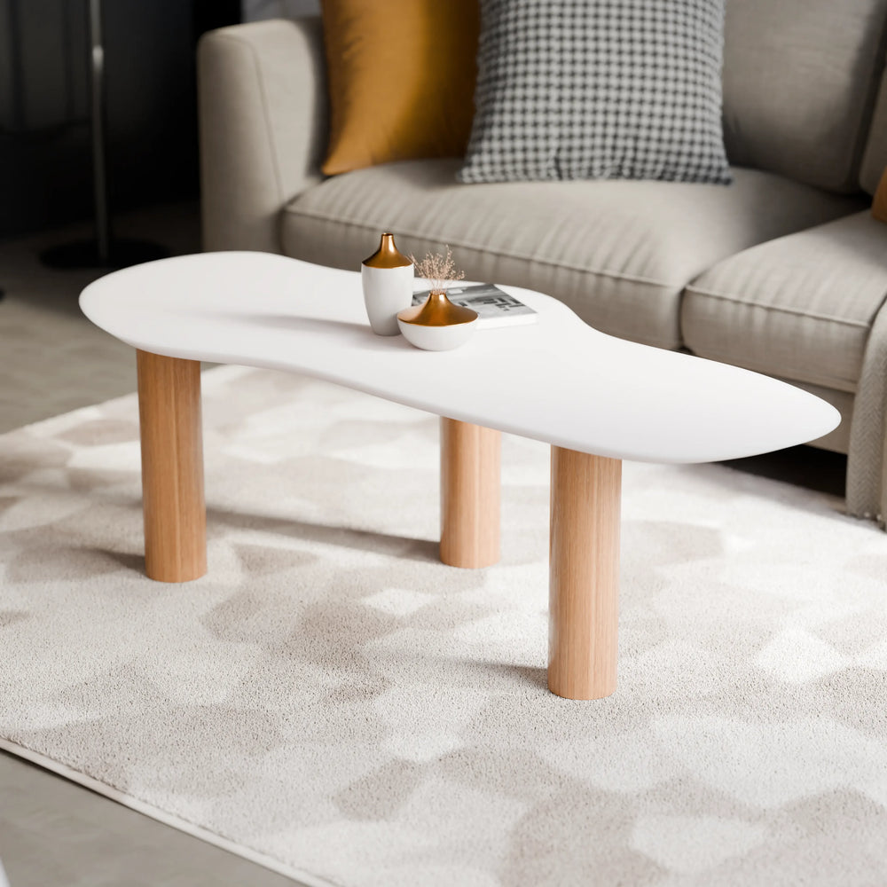 שולחן סלון אובלי מודרני Ellipse עם פלטה לבנה ורגלי עץ אלון, בעיצוב מודרני וייחודי