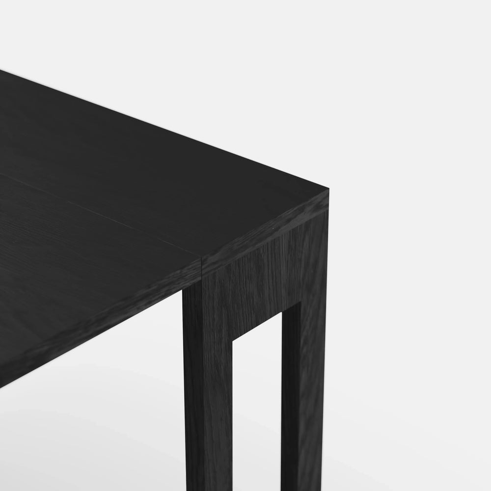 Verner – שולחן אוכל נפתח עד 300 ס״מ עם פלטה שחורה ואחסון פנימי מובנה